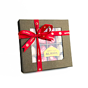 هدية شكولاتة مربعة الشكل كبيرة
