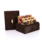 تشكيلة بوكس فرو مكسرات و حلويات 
